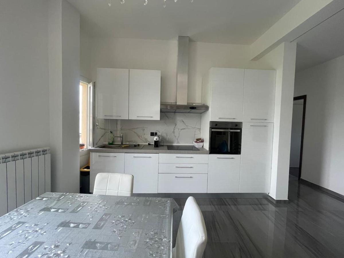 Autumn Apartment Vado Ligure Ngoại thất bức ảnh