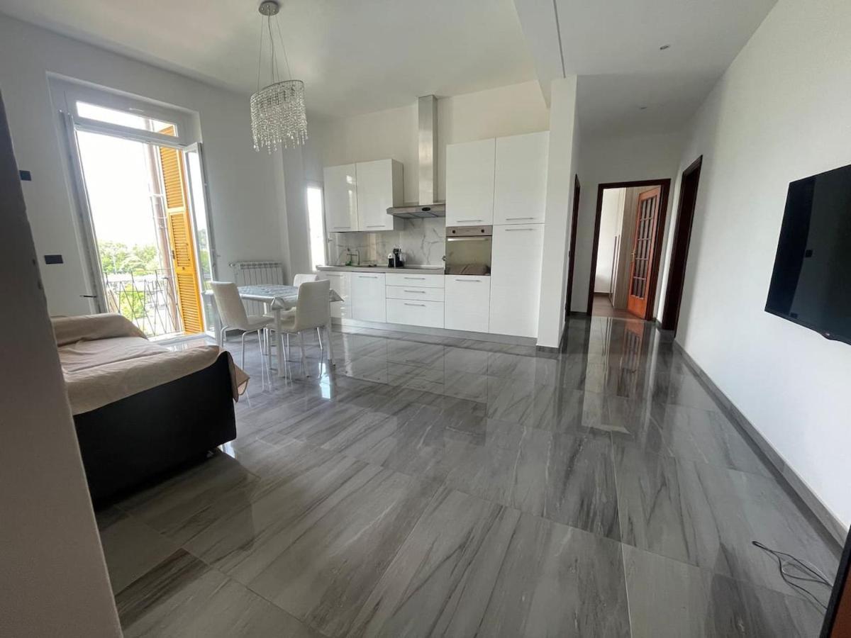 Autumn Apartment Vado Ligure Ngoại thất bức ảnh
