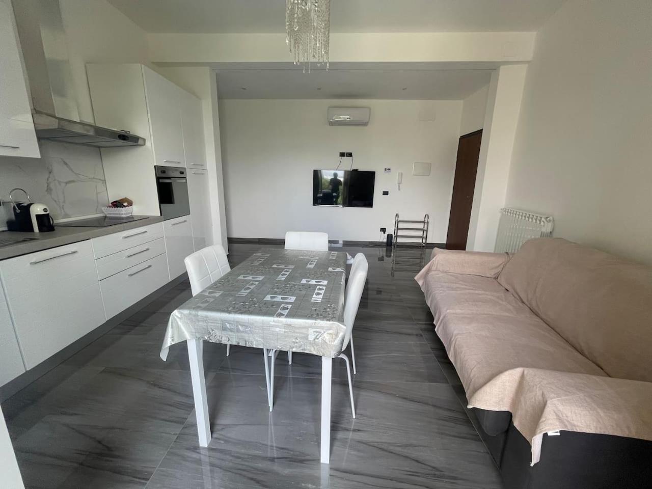 Autumn Apartment Vado Ligure Ngoại thất bức ảnh